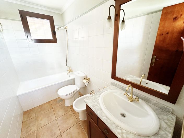 Image No.12-3 Bed Villa for sale