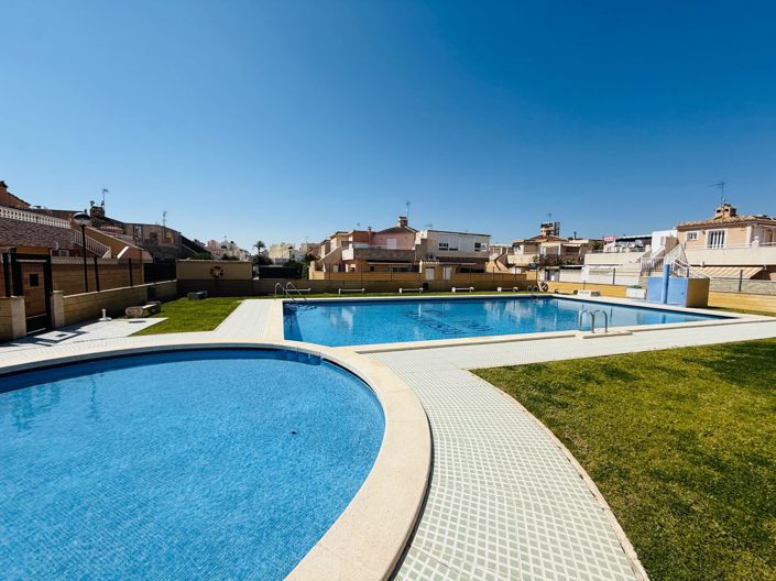 Image No.37-3 Bed House for sale