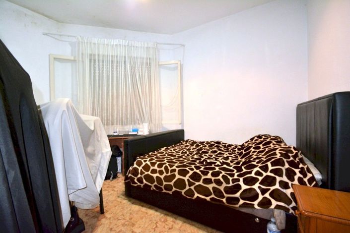 Image No.12-4 Bed House for sale