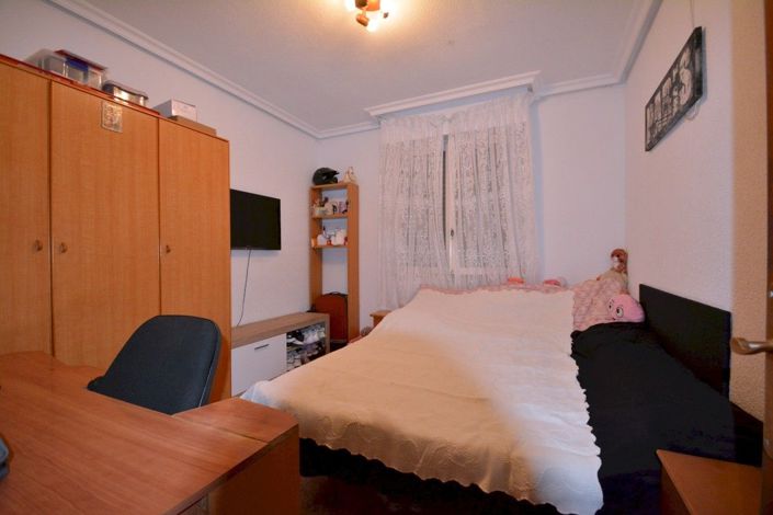 Image No.13-4 Bed House for sale