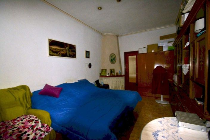 Image No.3-4 Bed House for sale