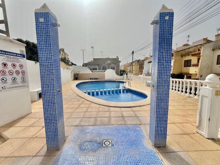 Image No.9-Villa de 2 chambres à vendre à Torrevieja
