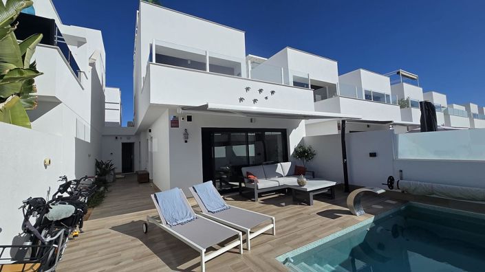 Image No.3-3 Bed Villa for sale
