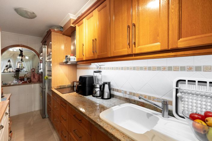 Image No.17-2 Bed House for sale