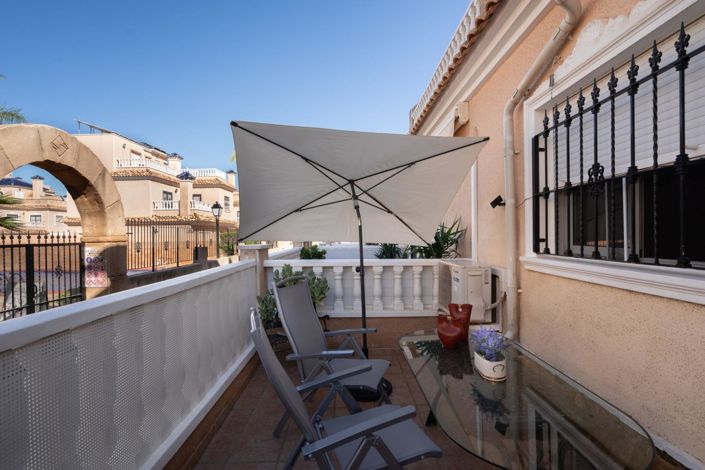 Image No.3-2 Bed House for sale