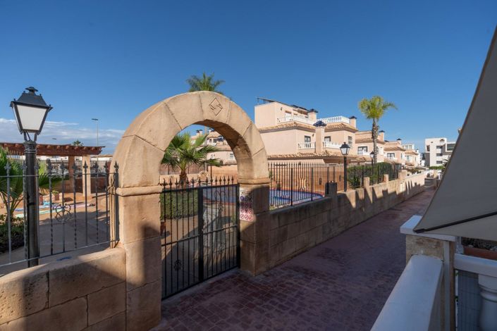 Image No.30-2 Bed House for sale