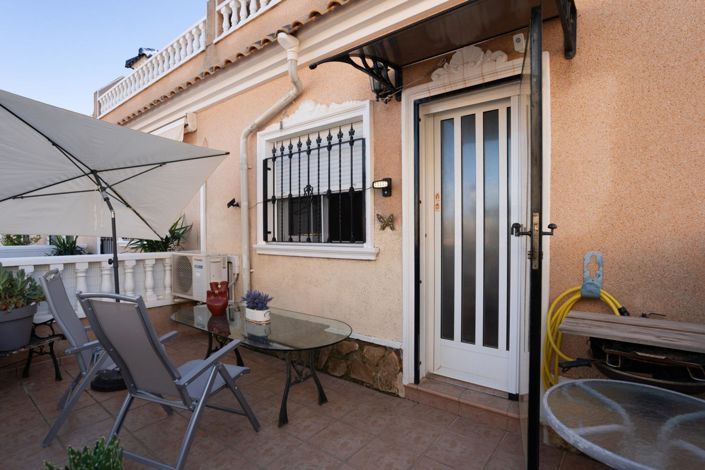 Image No.4-2 Bed House for sale