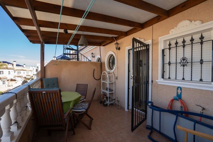 Image No.8-2 Bed House for sale