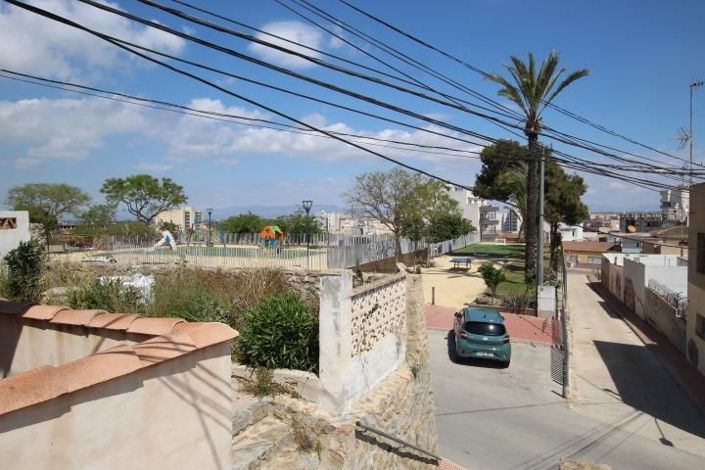 Image No.4-3 Bed House for sale