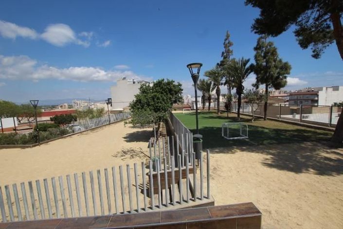 Image No.8-3 Bed House for sale