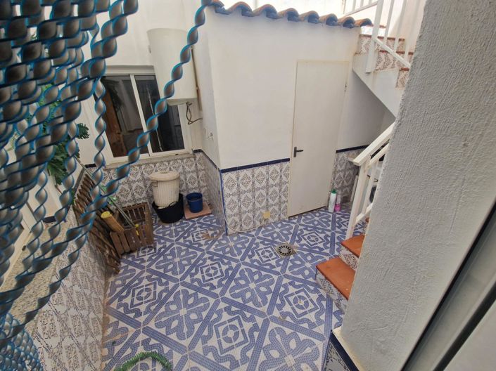 Image No.15-4 Bed House for sale