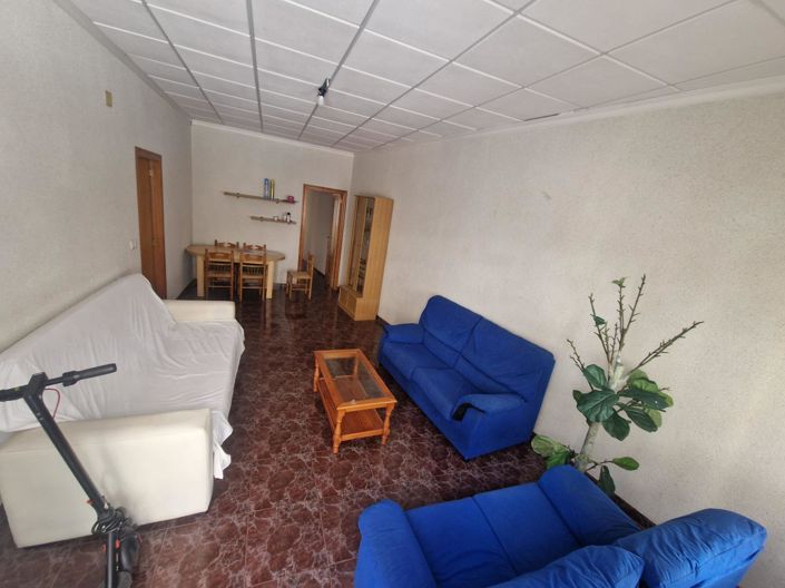 Image No.2-4 Bed House for sale