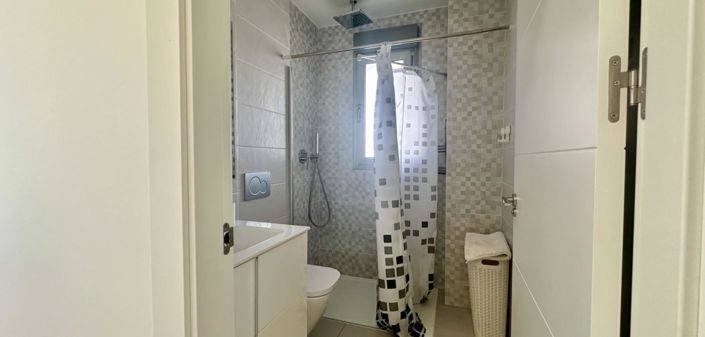 Image No.25-3 Bed Apartment for sale