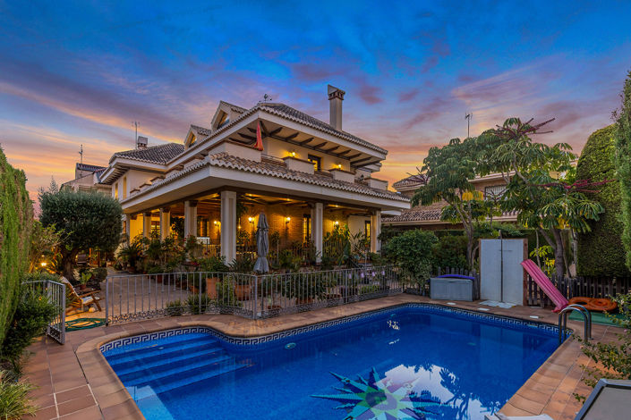 Image No.2-6 Bed Villa for sale