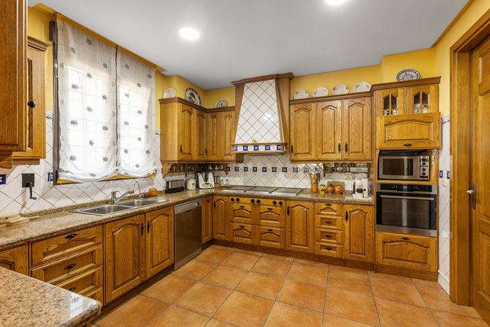 Image No.31-6 Bed Villa for sale