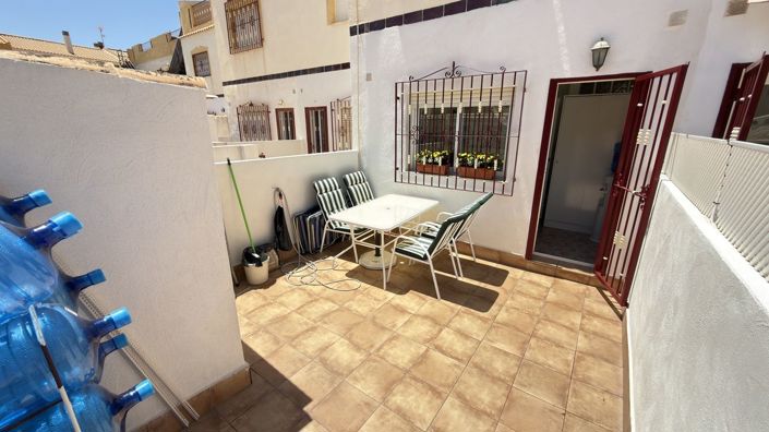 Image No.18-3 Bed House for sale