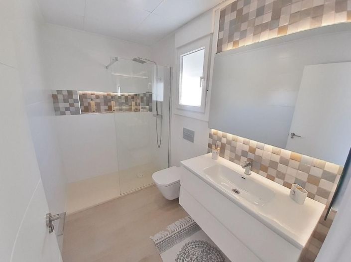 Image No.7-3 Bed Villa for sale