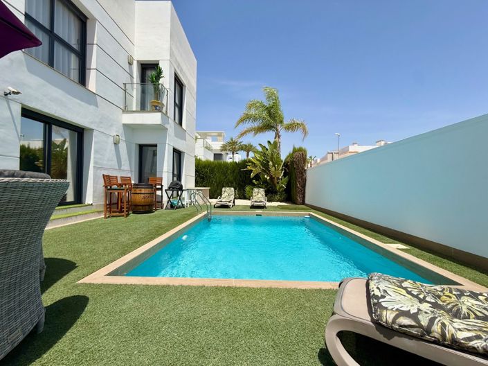 Image No.8-4 Bed Villa for sale