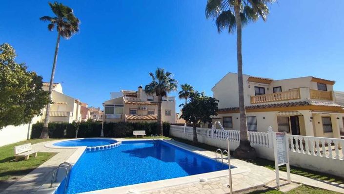 Image No.2-Maison de 3 chambres à vendre à Orihuela Costa