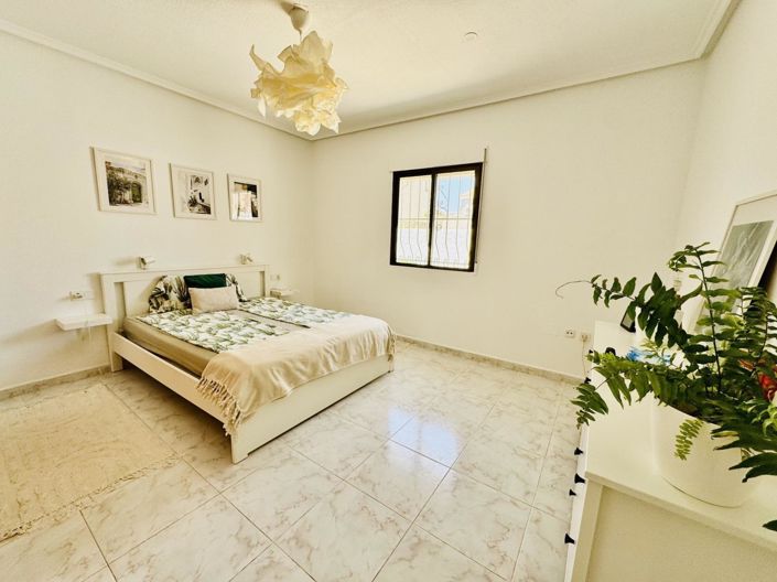 Image No.22-Villa de 2 chambres à vendre à Torrevieja