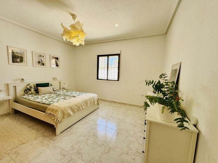 Image No.24-Villa de 2 chambres à vendre à Torrevieja