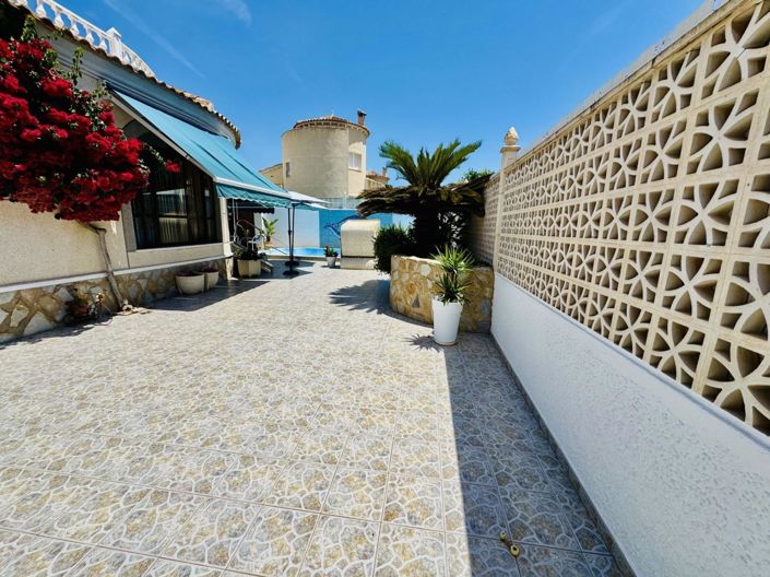 Image No.5-Villa de 2 chambres à vendre à Torrevieja