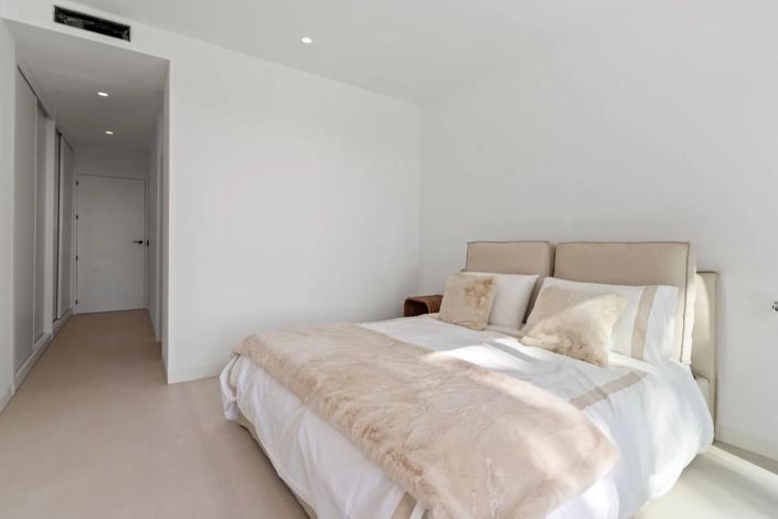 Image No.8-4 Bed Townhouse for sale