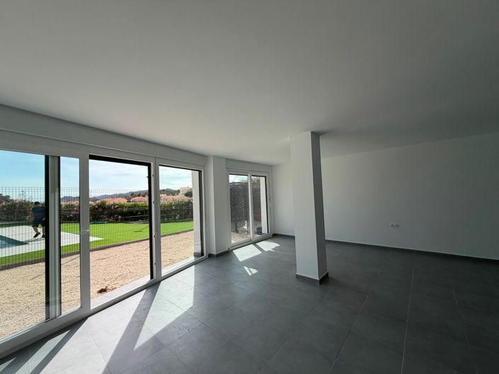 Image No.5-2 Bed Duplex for sale