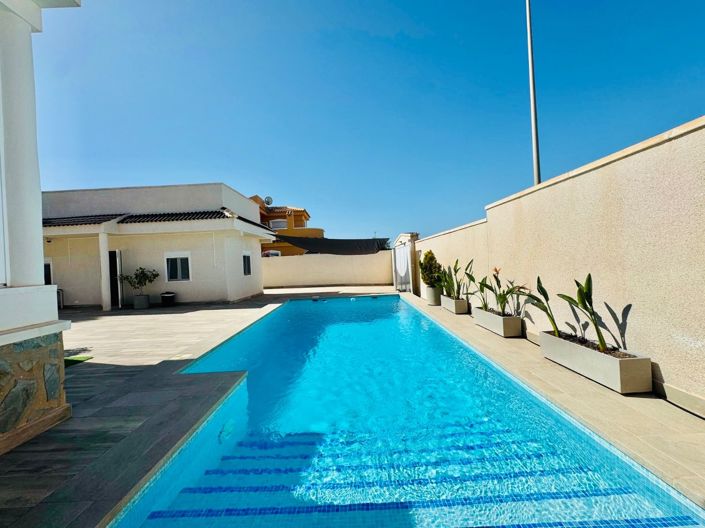 Image No.5-4 Bed Villa for sale