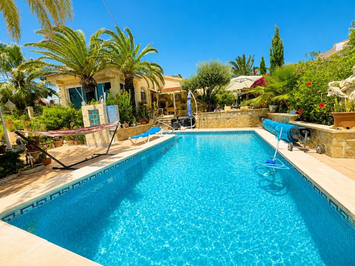 Image No.3-4 Bed Villa for sale