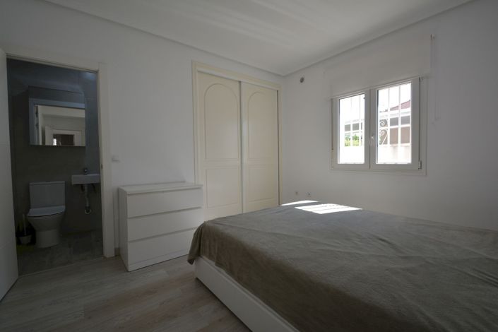 Image No.15-4 Bed Villa for sale
