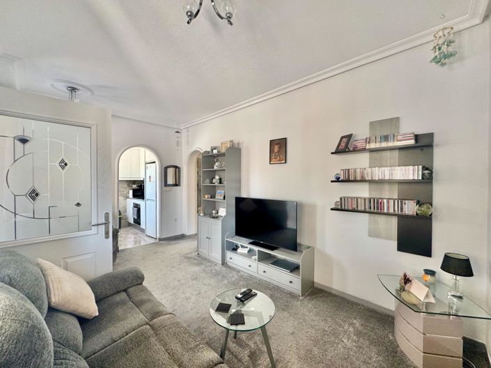Image No.10-2 Bed House for sale