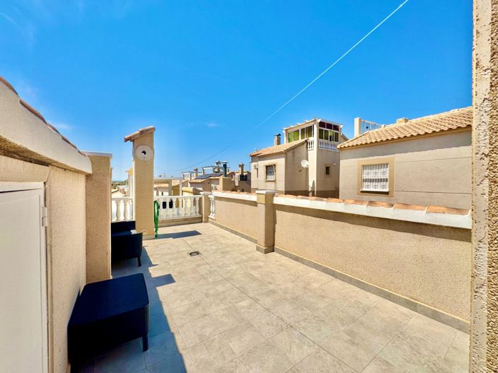 Image No.19-2 Bed House for sale