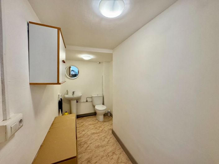 Image No.31-2 Bed House for sale