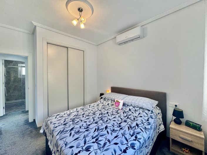 Image No.4-2 Bed House for sale