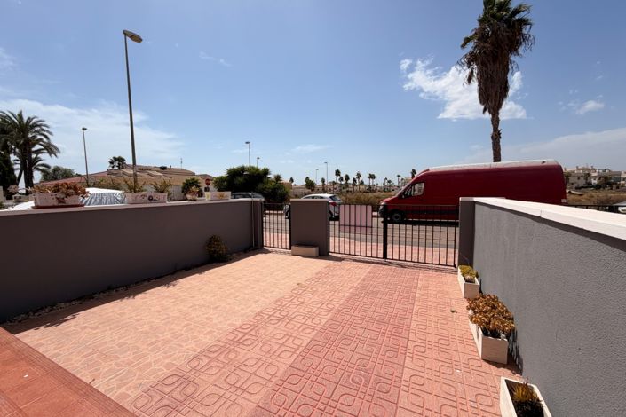 Image No.3-3 Bed Townhouse for sale