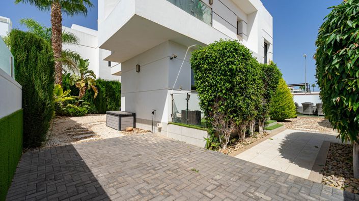 Image No.8-4 Bed Villa for sale