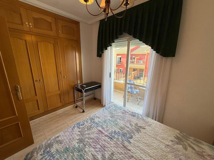 Image No.18-4 Bed Townhouse for sale