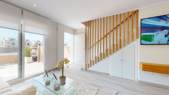 Image No.8-3 Bed Townhouse for sale