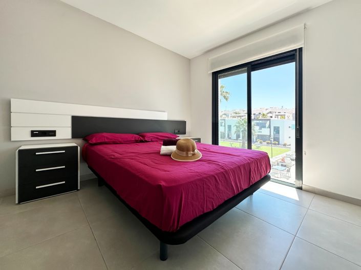 Image No.15-2 Bed Apartment for sale