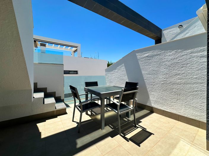 Image No.28-2 Bed Apartment for sale