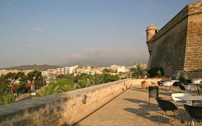 Image No.20-3 Bed Apartment for sale