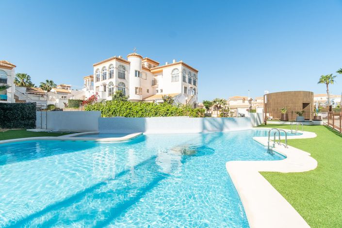 Image No.15-3 Bed Apartment for sale