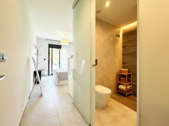 Image No.17-2 Bed Apartment for sale