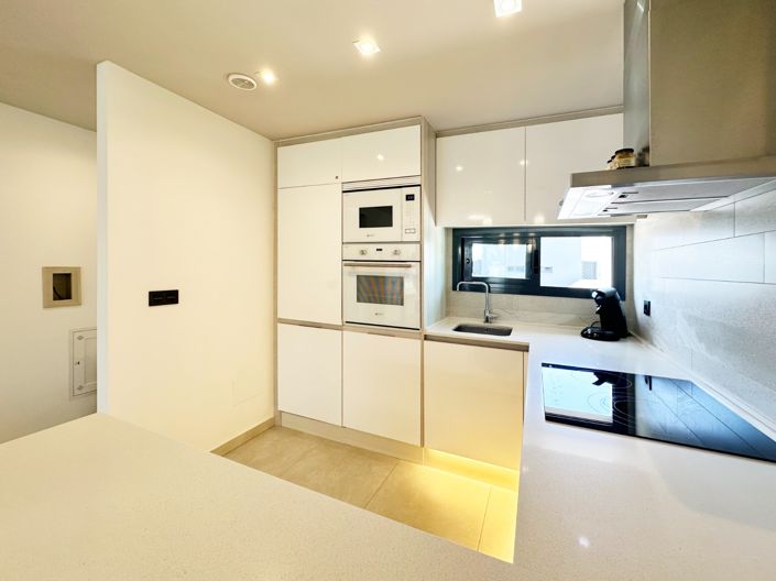 Image No.8-2 Bed Apartment for sale