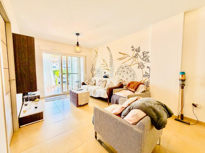 Image No.15-2 Bed Property for sale