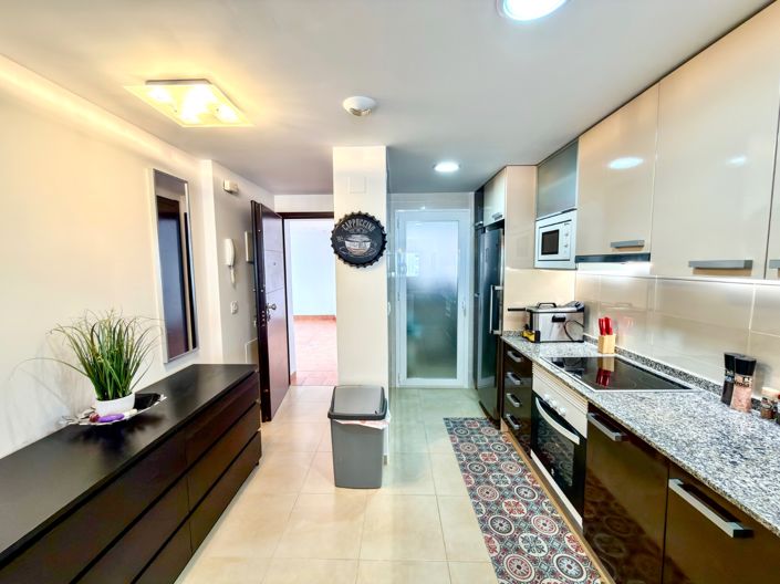 Image No.32-2 Bed Property for sale