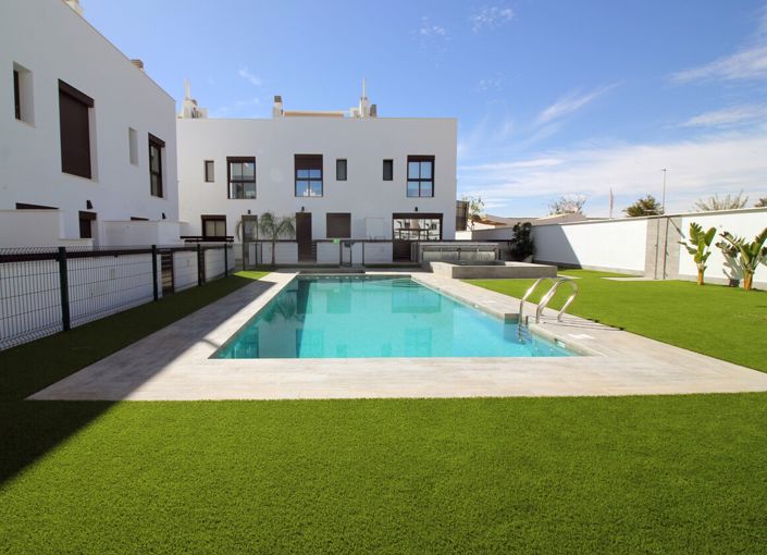 Image No.2-4 Bed Townhouse for sale