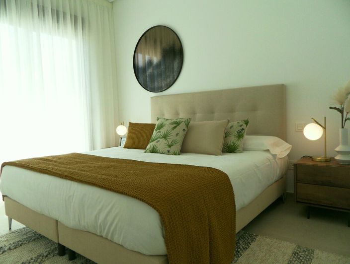 Image No.24-4 Bed Townhouse for sale