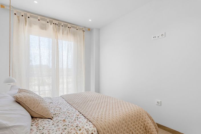 Image No.12-3 Bed Apartment for sale